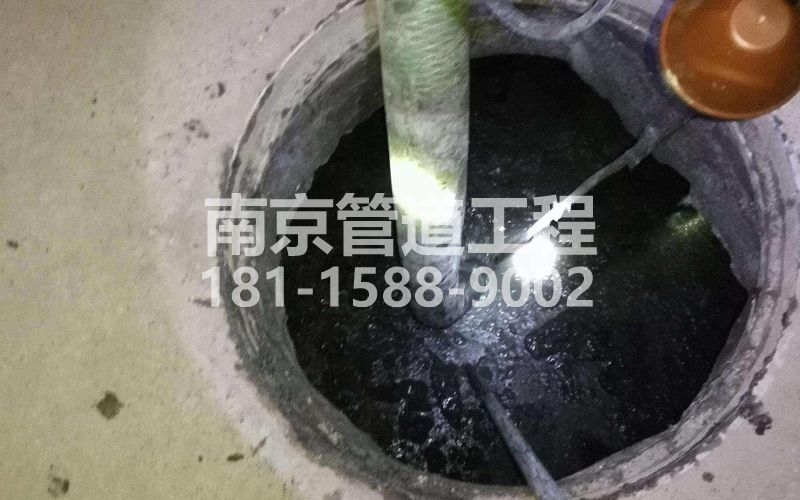 216石埠桥清理化粪池