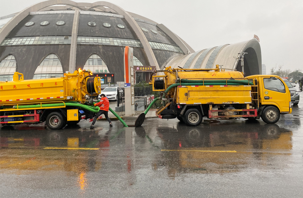 271石埠桥商场管道清淤